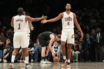 V站体育赛事-媒体人：莫布里基本属于不会投篮 米切尔哈登肯定能看出&amp;但不会说